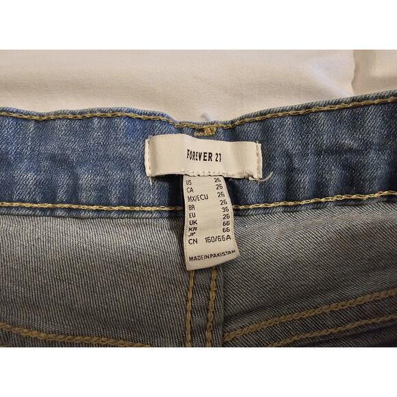 Forever 21 Women’s Jeans Size 26 Blue Wash Raw Hem Cropped Denim - Picture 7 of 7
